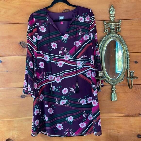 Vince Camuto Purple Floral Tassel Tie Bell Sleeve Mini Shift Dress Size S 6 - Picture 2 of 9